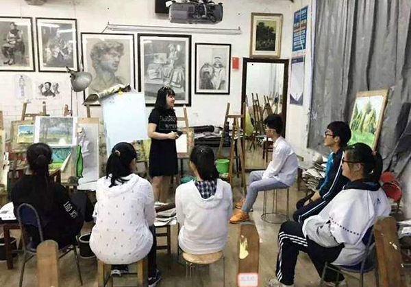 其中艺术设计就是美术生将来要学习的技能之一。