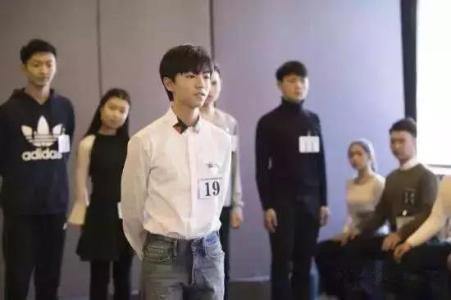 表演艺考培训班费用大概多少？一般家庭承受的起吗？