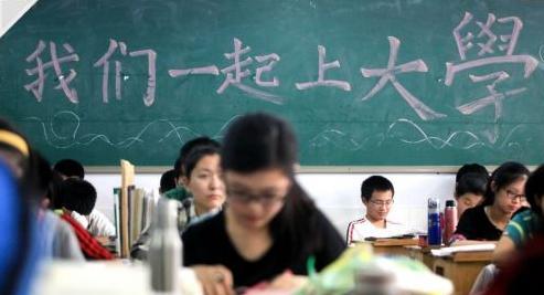 我学播音主持，上了大学后再转专业可以吗?